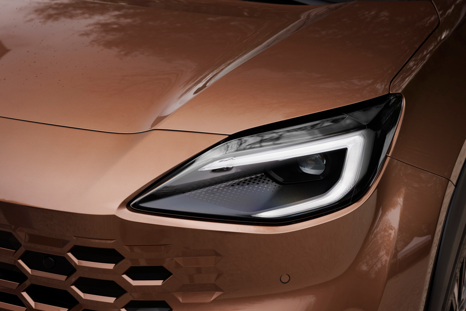 SMALL_yariscross_highgrade_preciousbronze_exterior-02